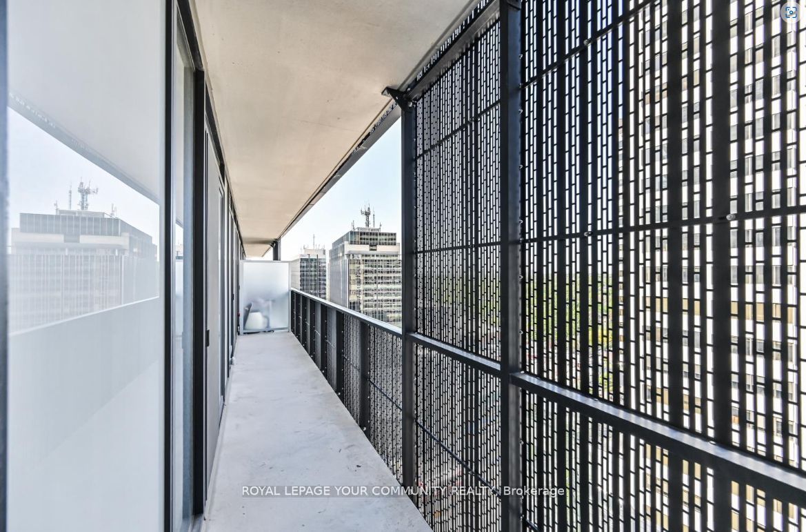 8 Eglinton Ave E Ave, #1205