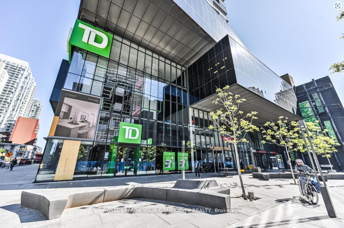 8 Eglinton Ave E Ave, #1205