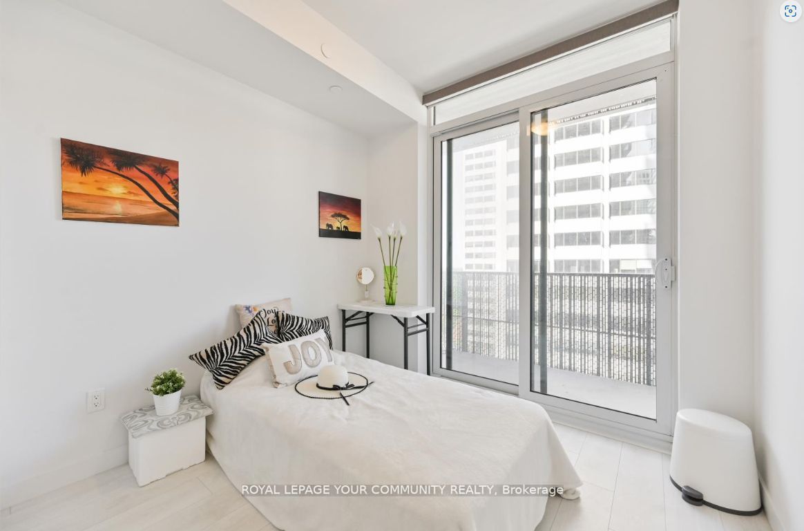 8 Eglinton Ave E Ave, #1205