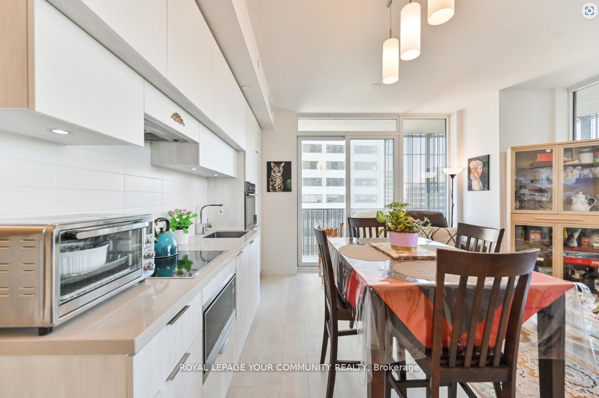 8 Eglinton Ave E Ave, #1205