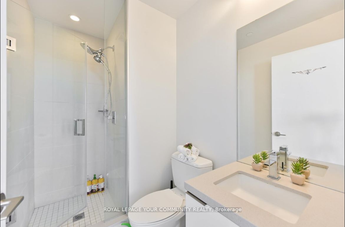 8 Eglinton Ave E Ave, #1205