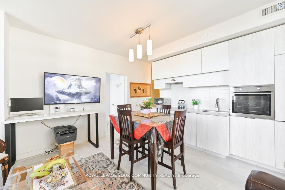 8 Eglinton Ave E Ave, #1205