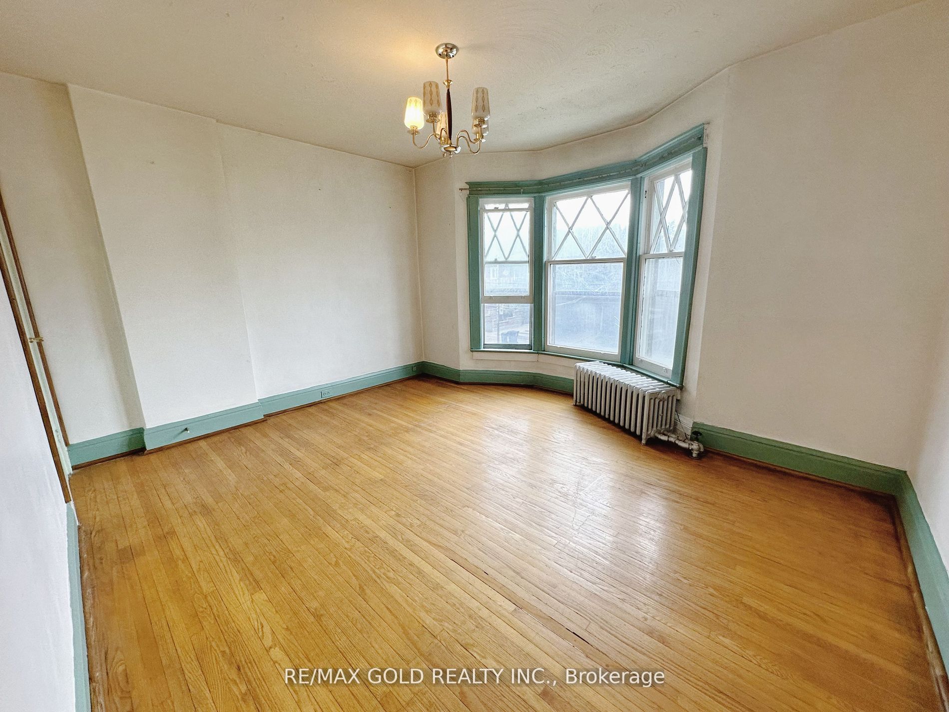 671 Ossington Ave