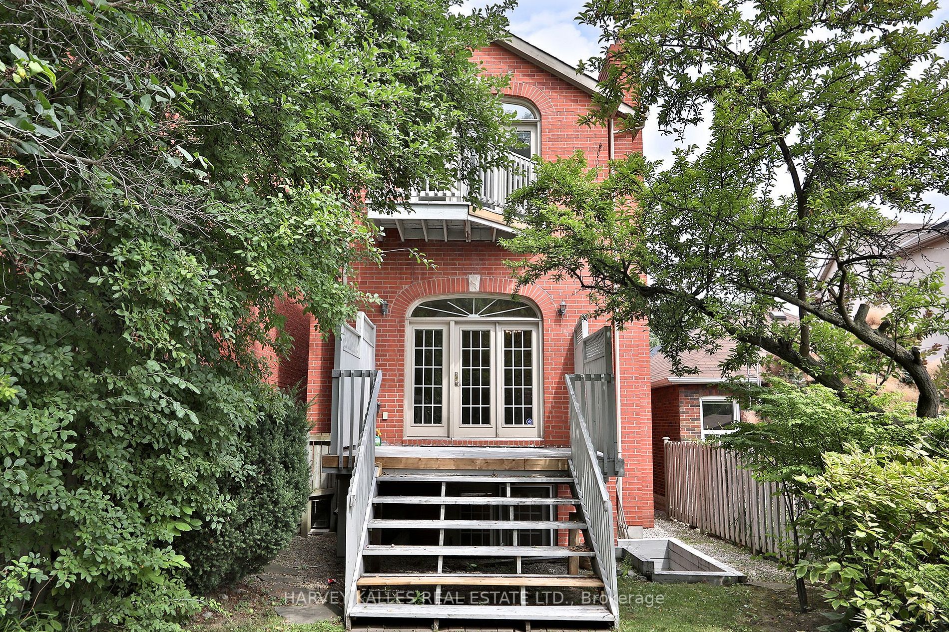 351 Deloraine Ave