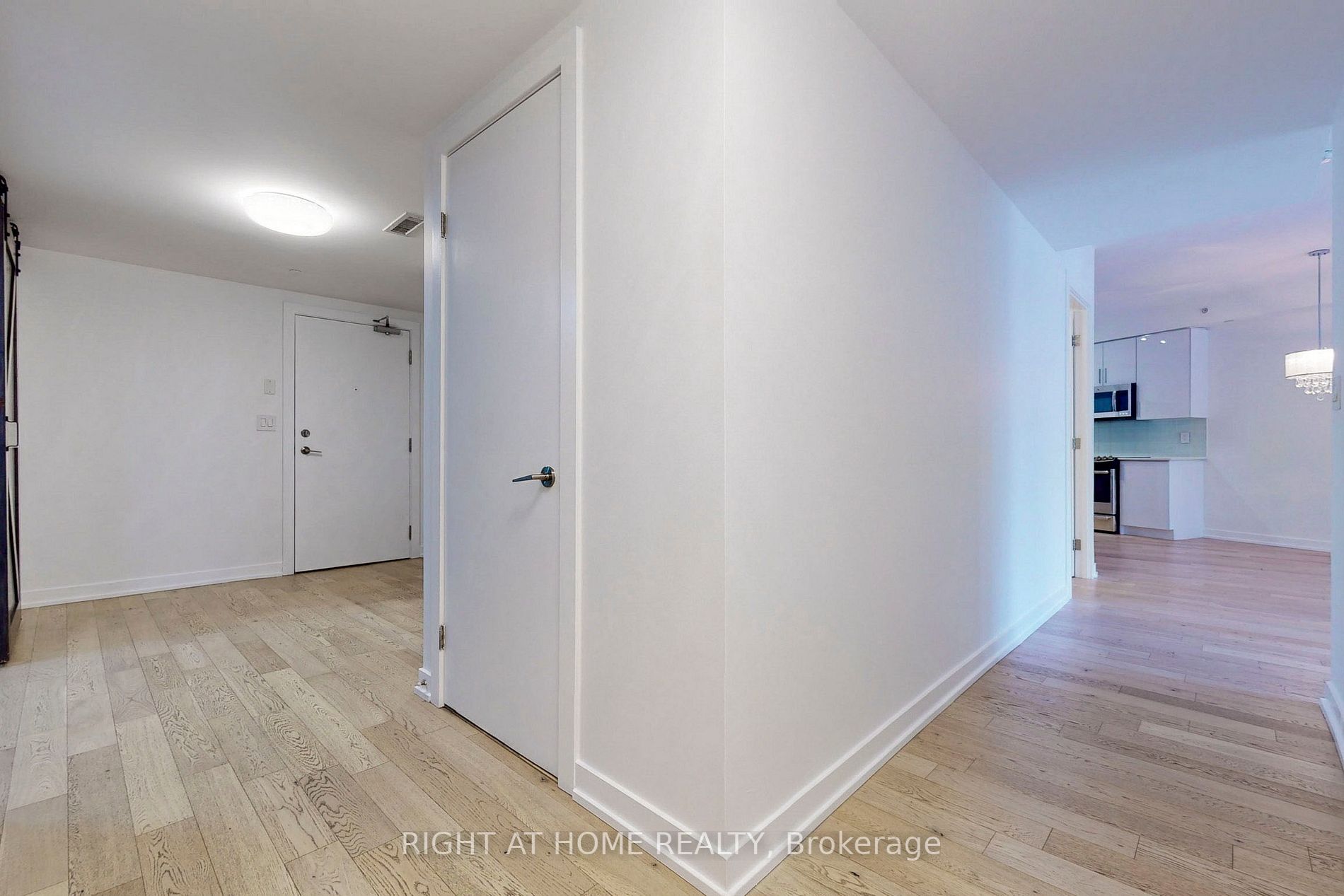 Listing C6706076 - Large Photo # 21