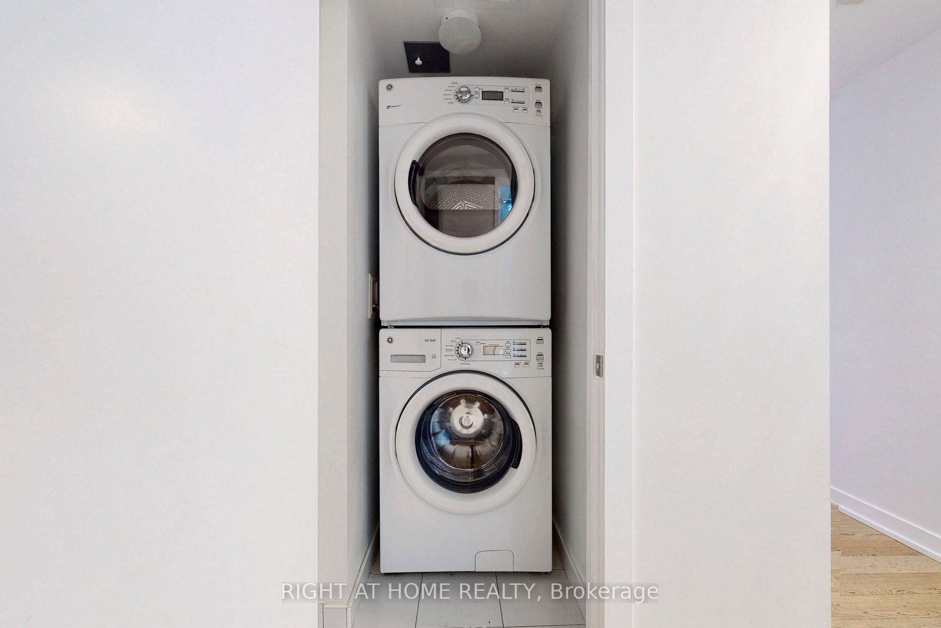 Listing C6706076 - Large Photo # 23
