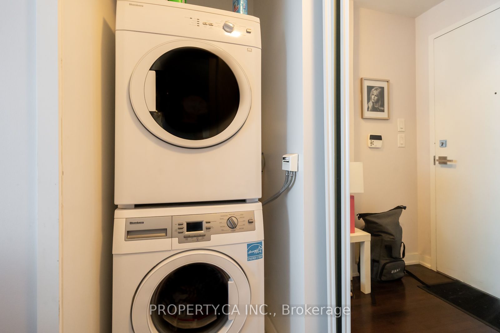 12 York St, #3408