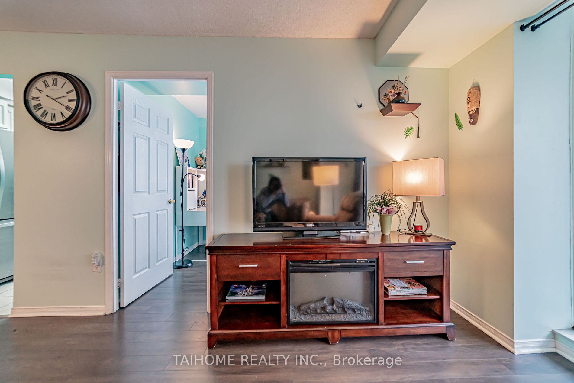 1 Pemberton Avenue, #702
