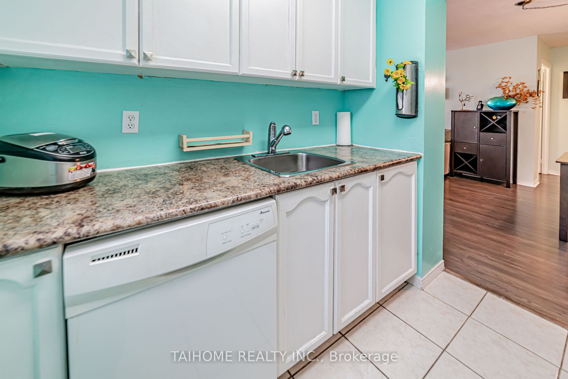 1 Pemberton Avenue, #702