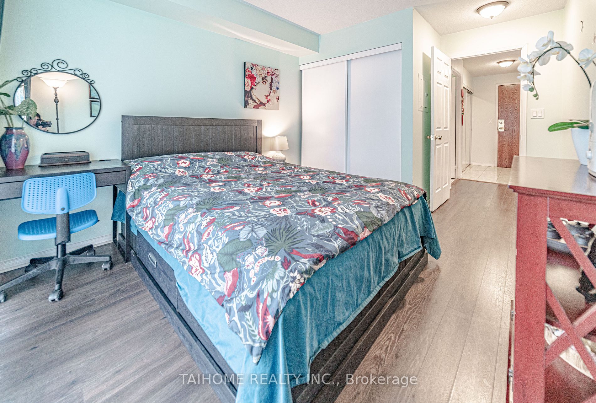 1 Pemberton Avenue, #702