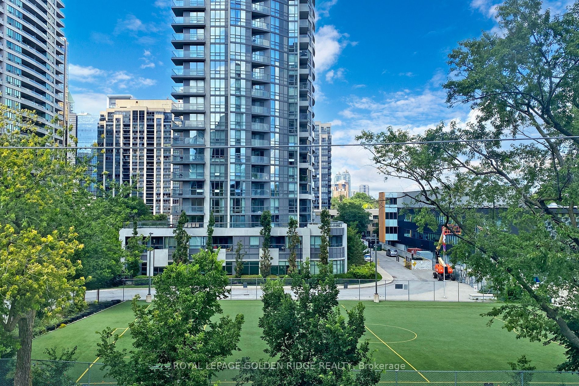 65 Spring Garden Avenue, #410