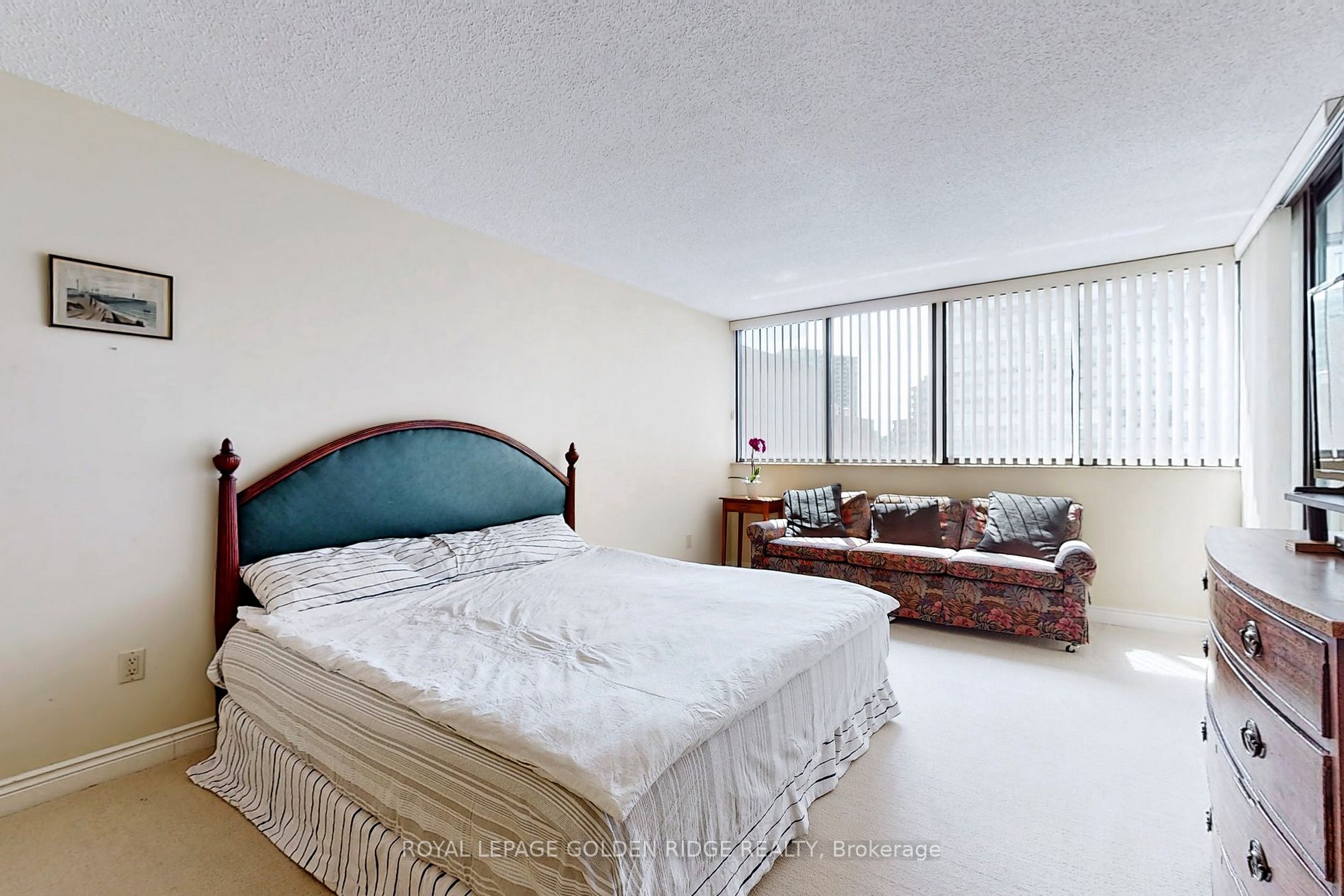 65 Spring Garden Avenue, #410