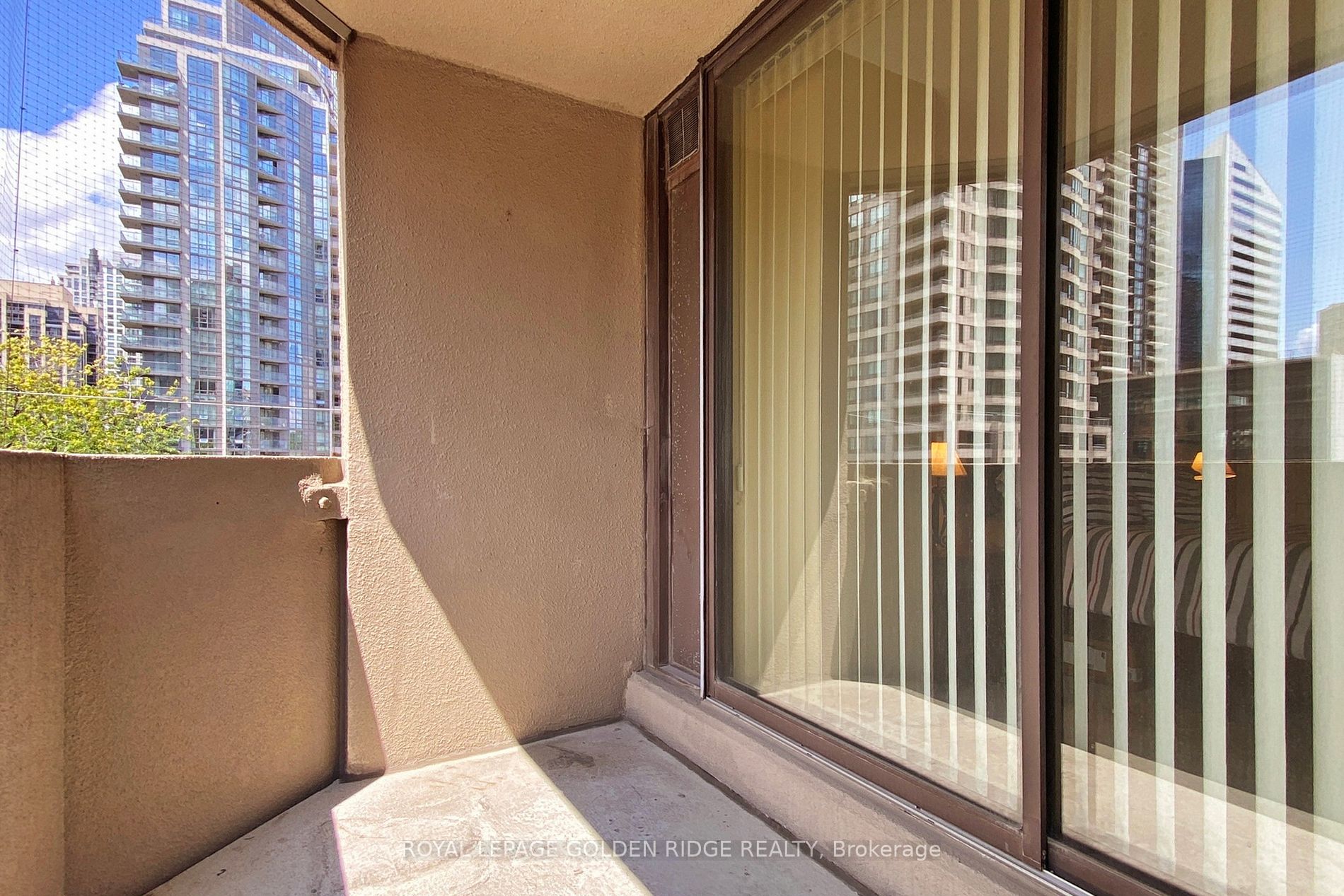 65 Spring Garden Avenue, #410