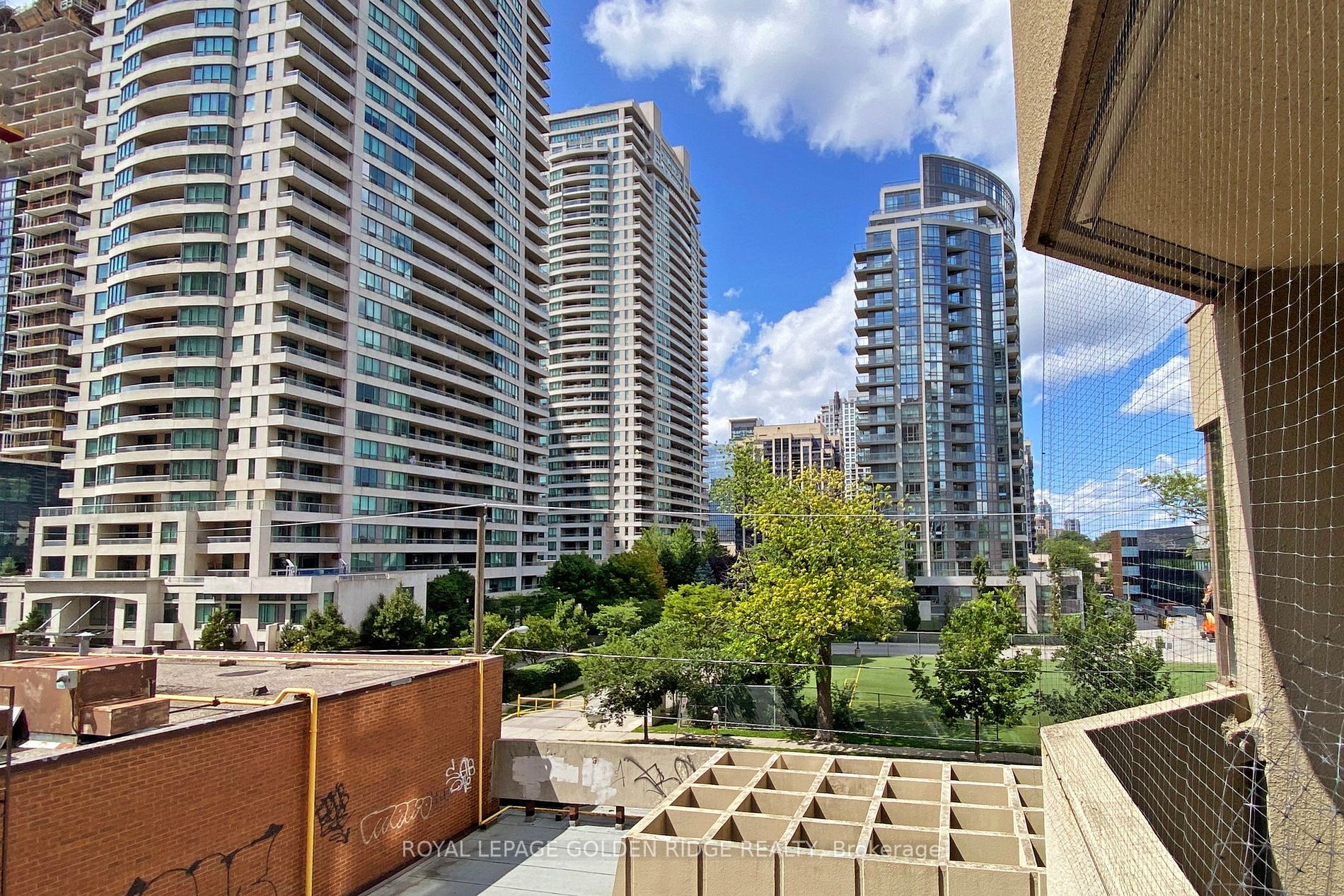 65 Spring Garden Avenue, #410