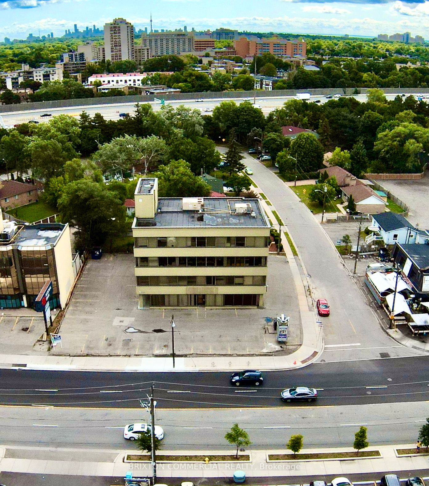 345 Wilson Ave, #204