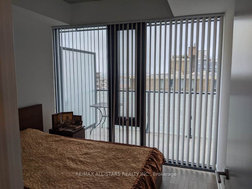 185 Roehampton Avenue, #907