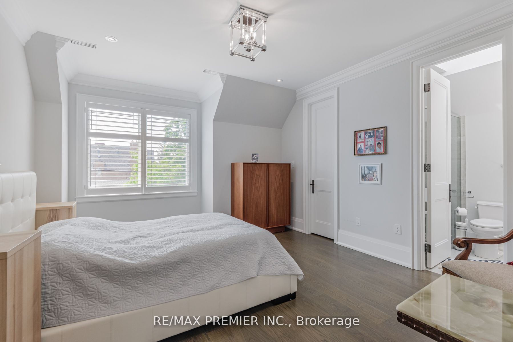 111 Codsell Ave