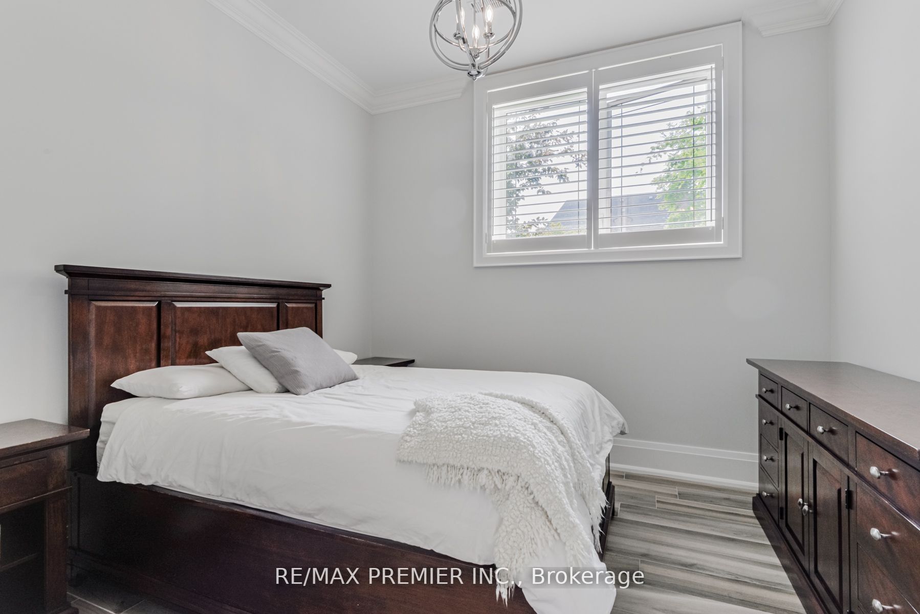 111 Codsell Ave