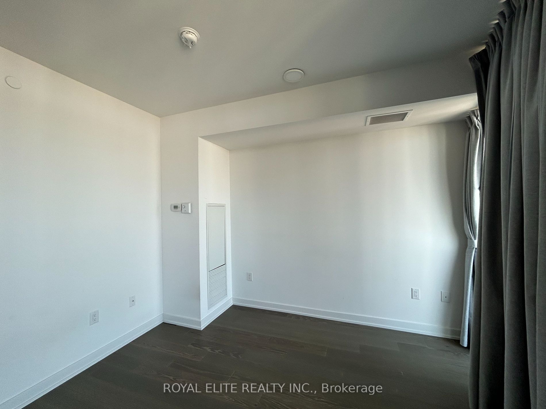 11 Wellesley St W, #4912