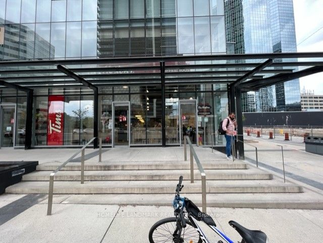 4750 Yonge St, #102
