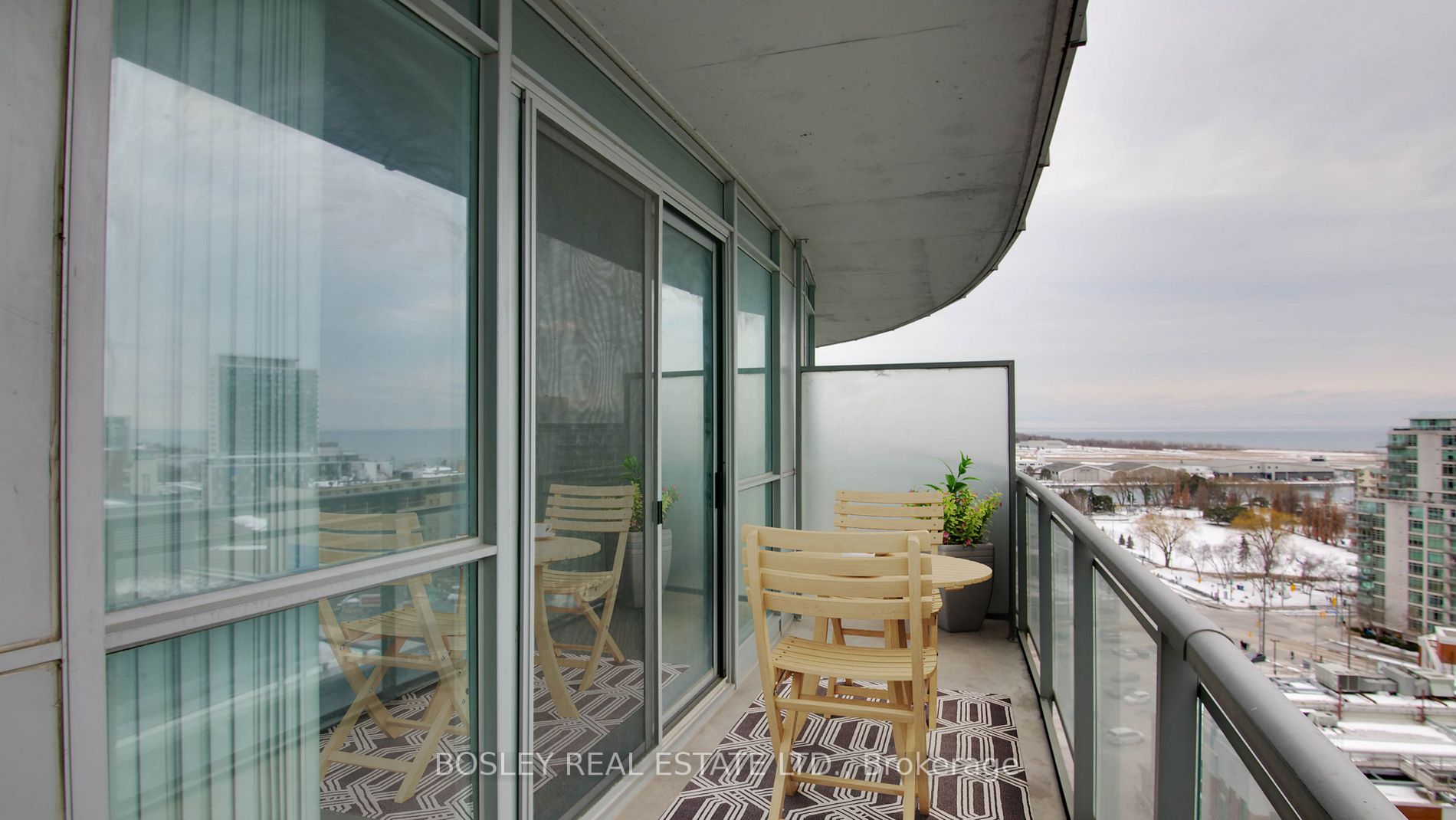 38 Dan Leckie Way, #1802
