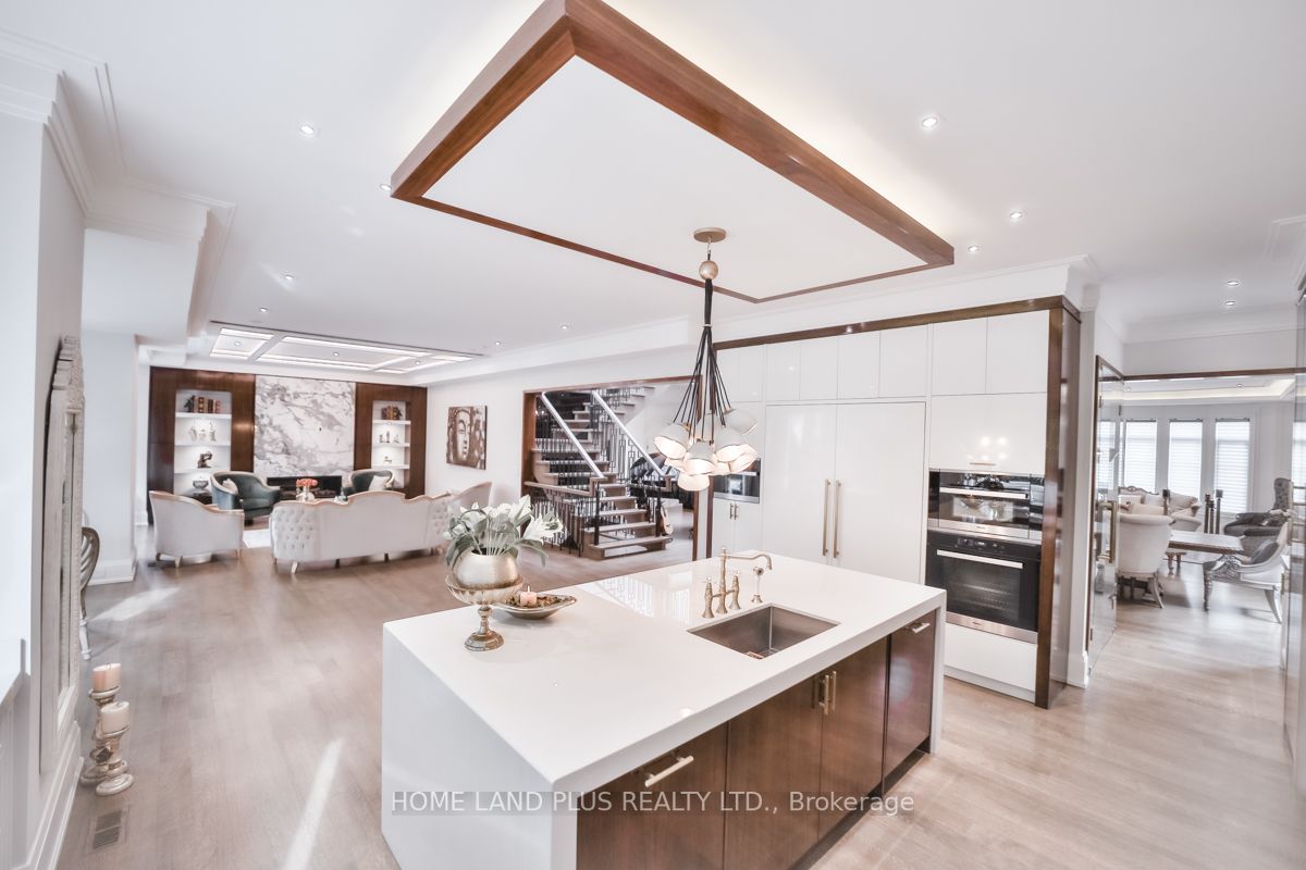 88 Aldershot Cres