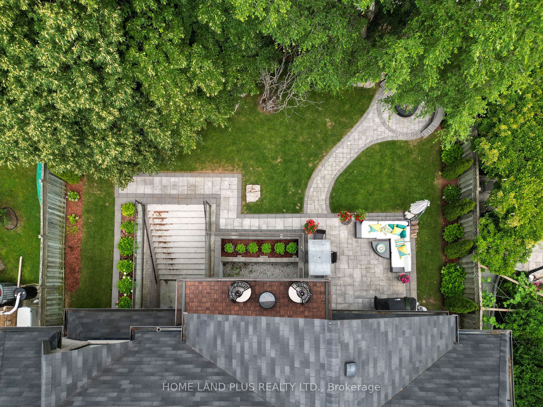 88 Aldershot Cres