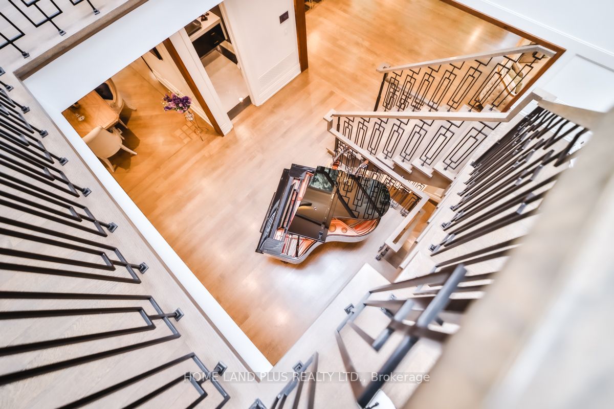 88 Aldershot Cres