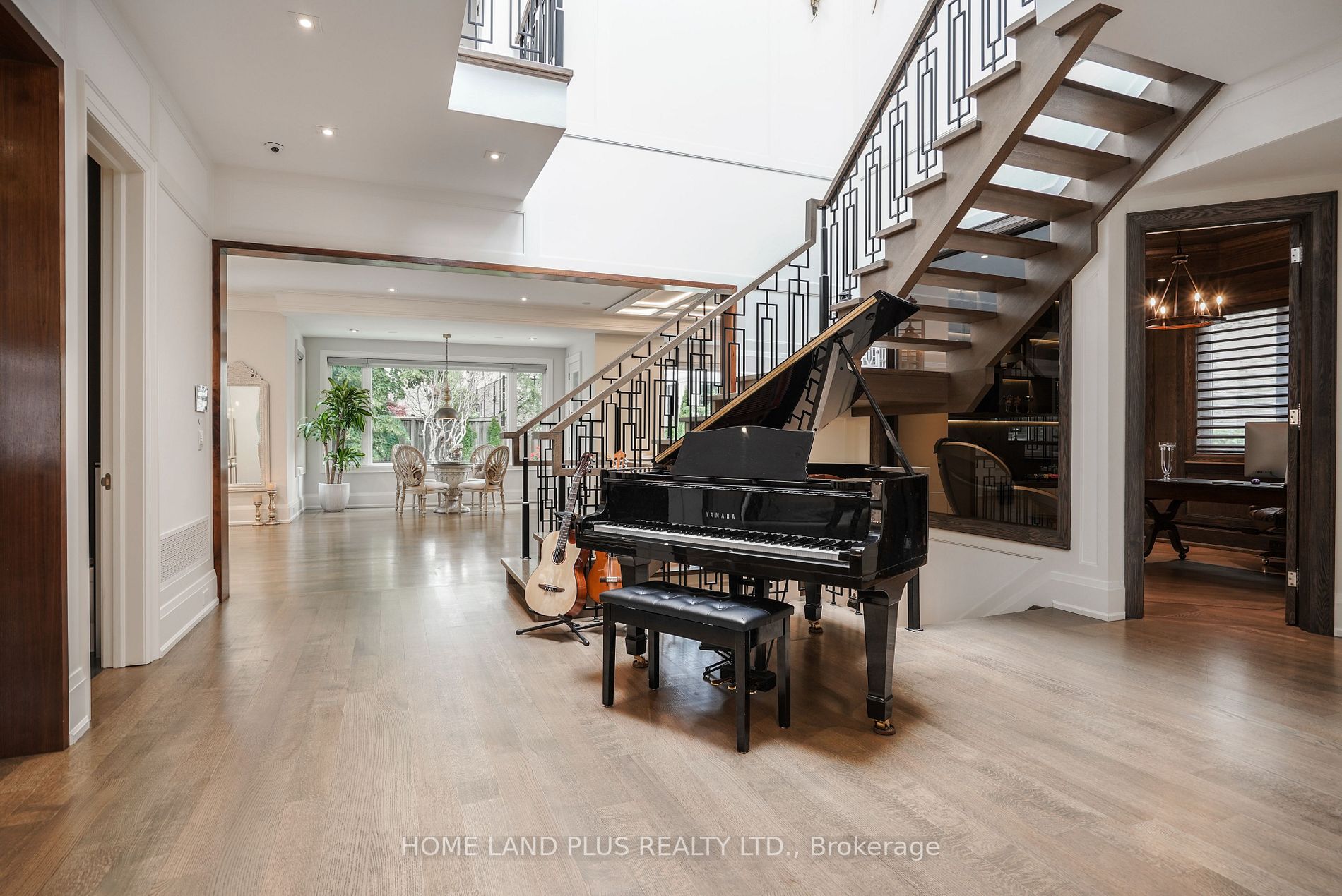 88 Aldershot Cres