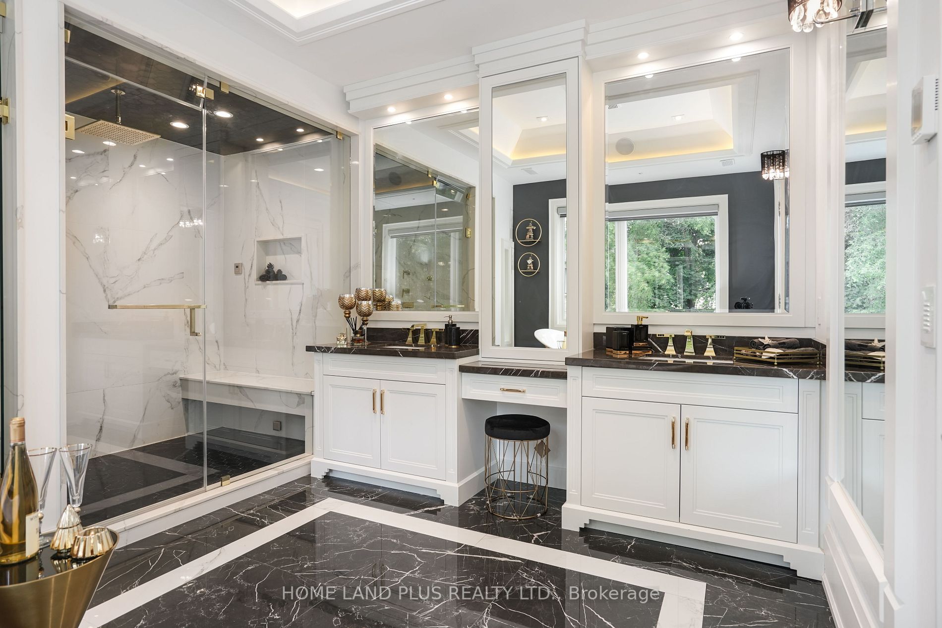 88 Aldershot Cres