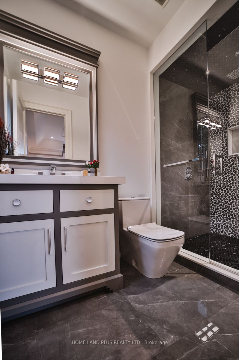 88 Aldershot Cres