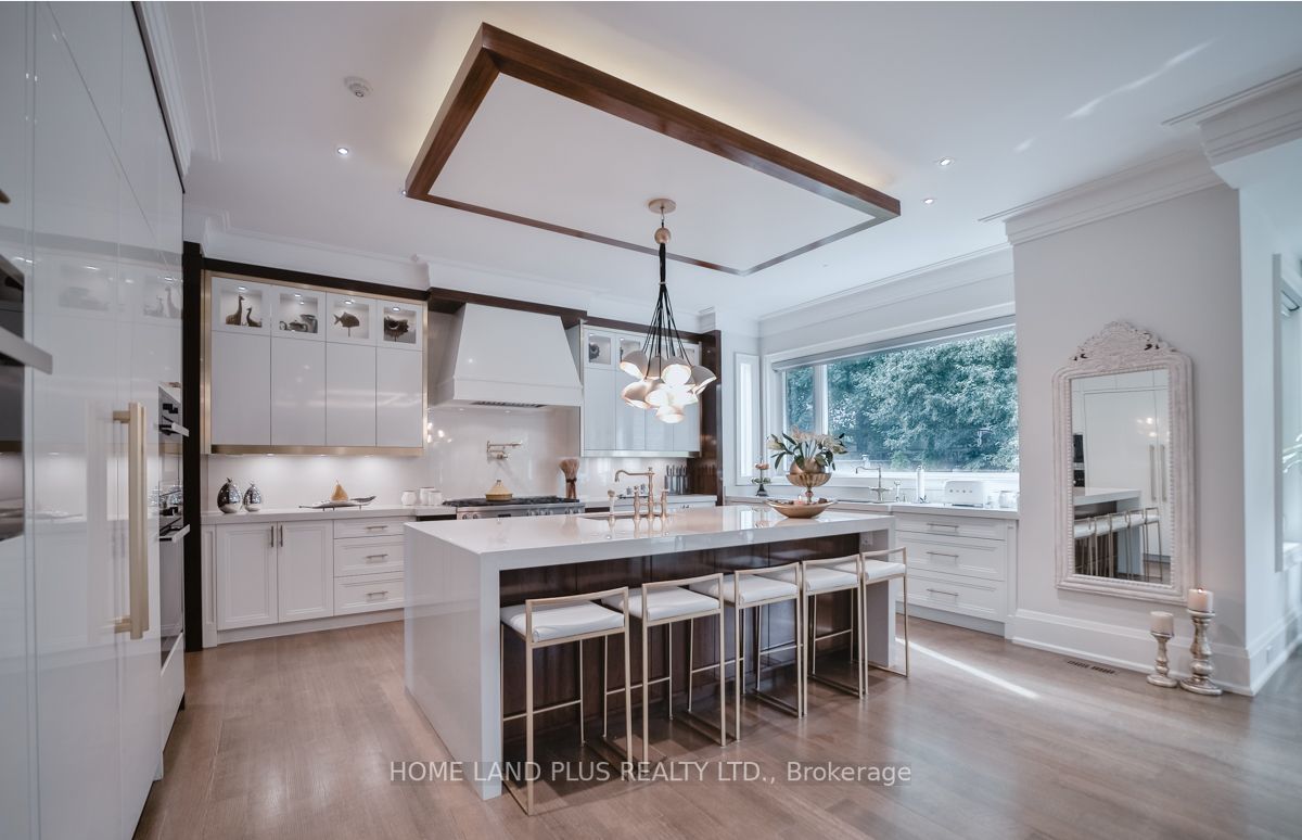 88 Aldershot Cres