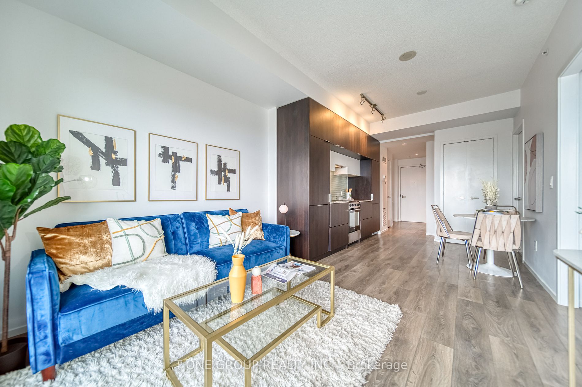 159 Dundas St E, #3402