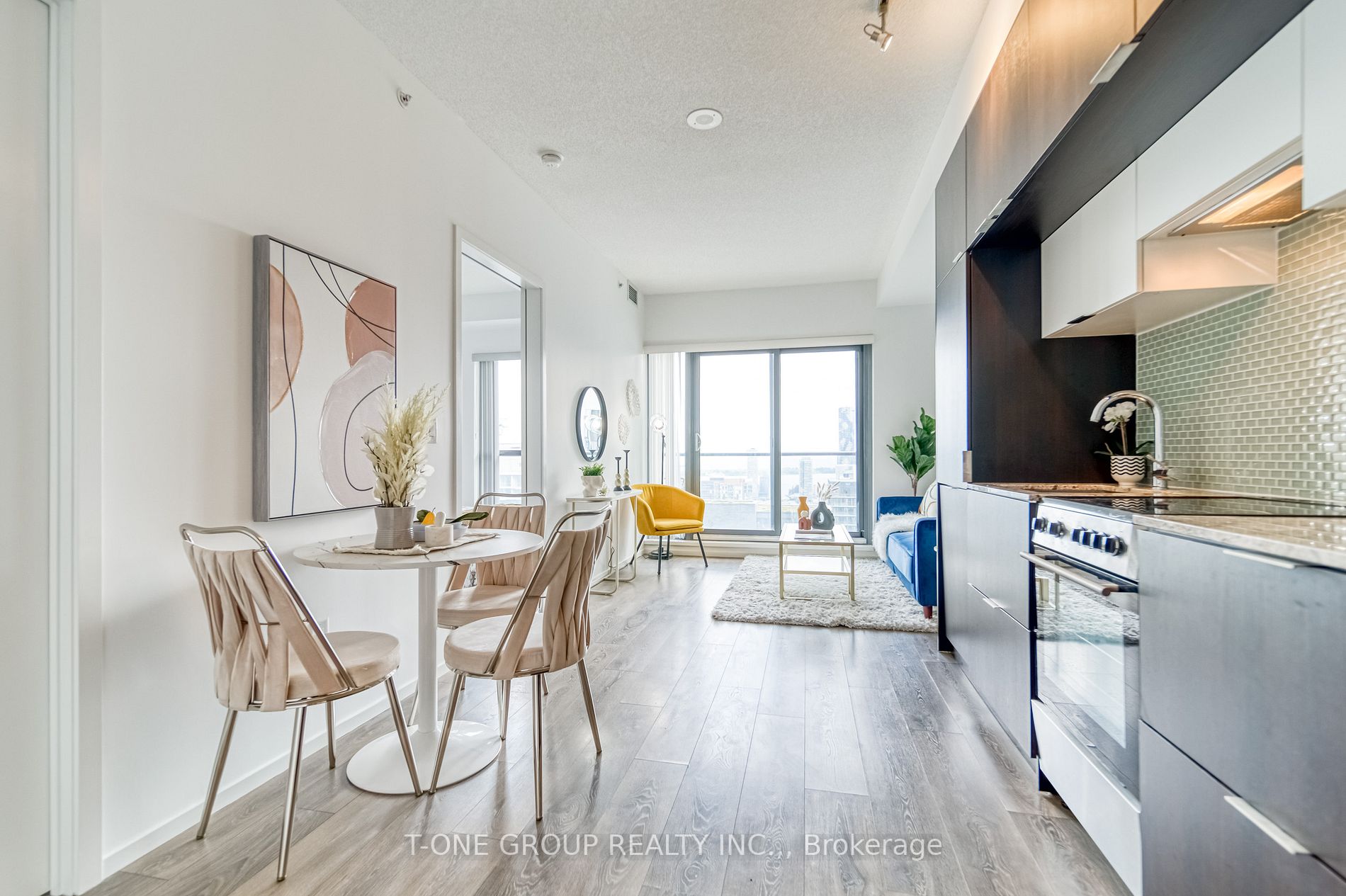 159 Dundas St E, #3402