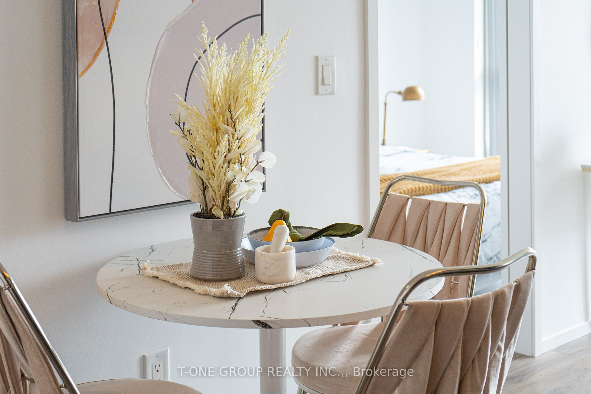 159 Dundas St E, #3402