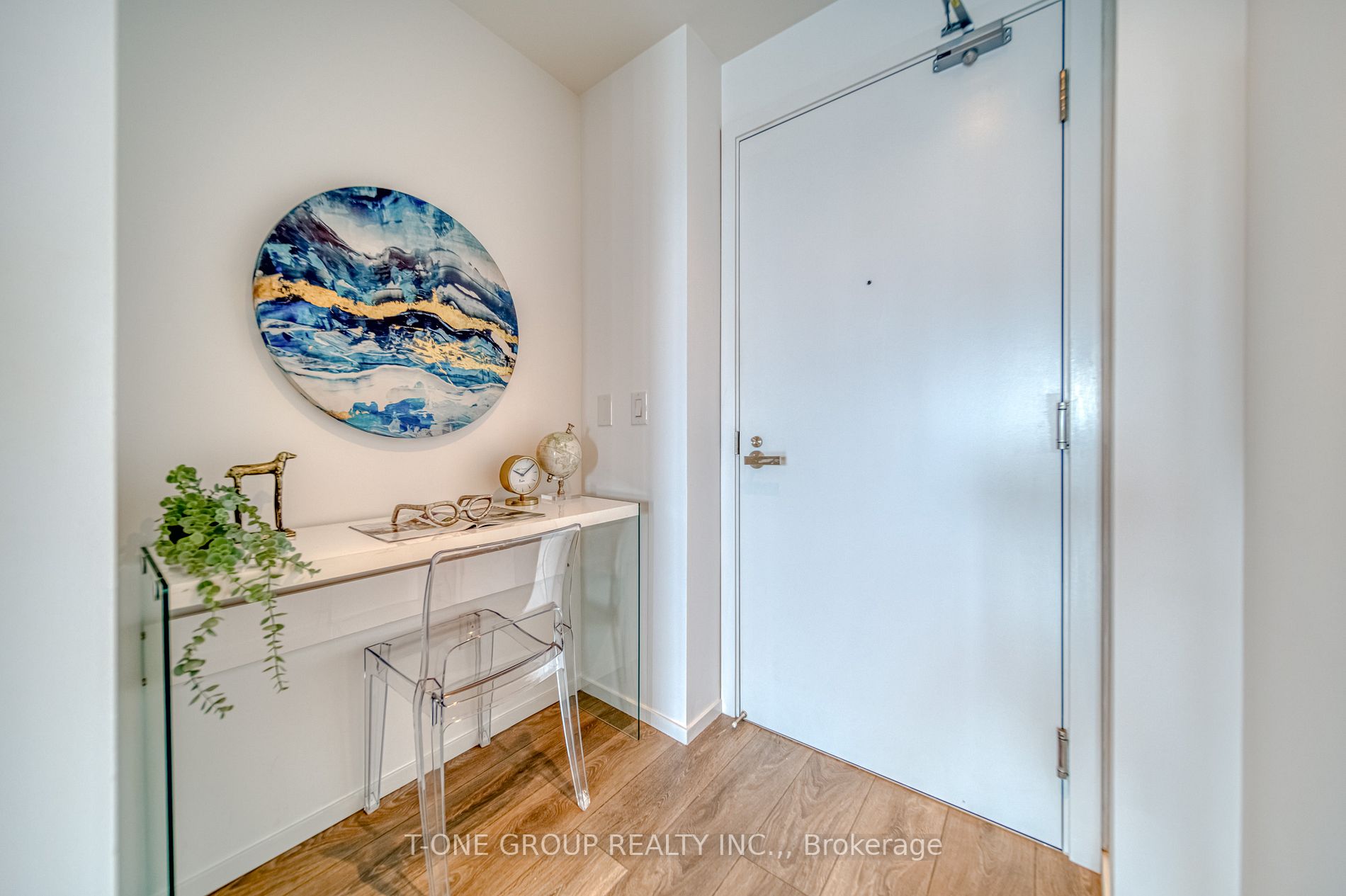 159 Dundas St E, #3402