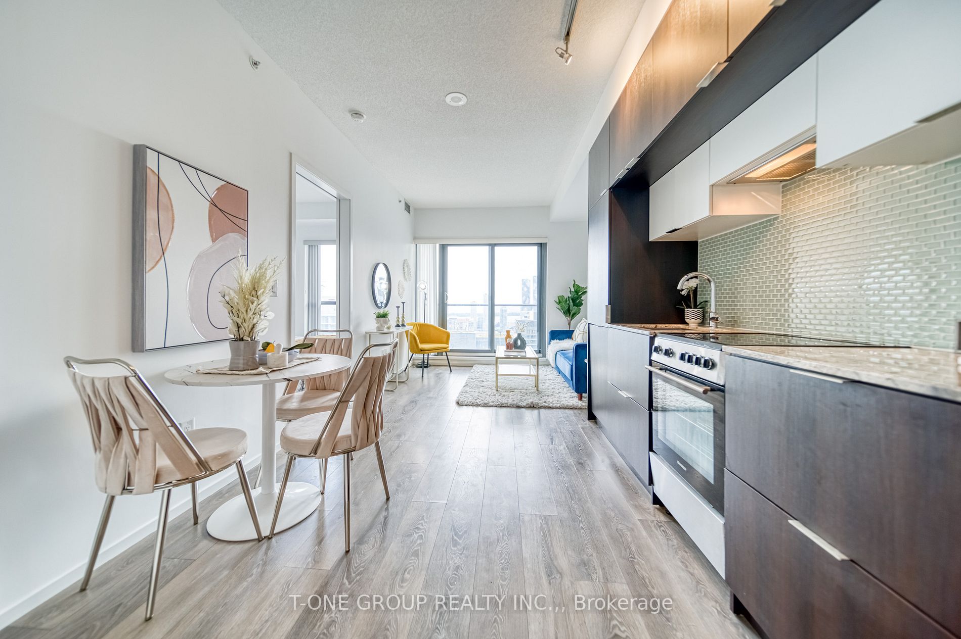 159 Dundas St E, #3402