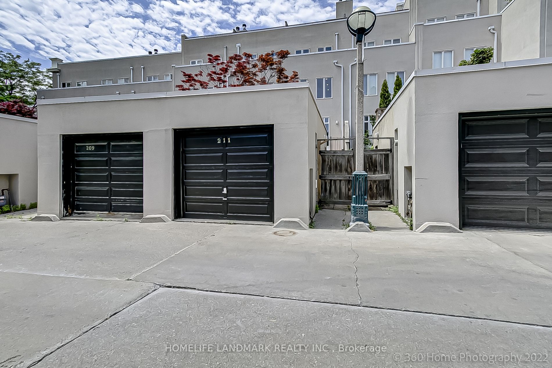 211 Walmer Rd
