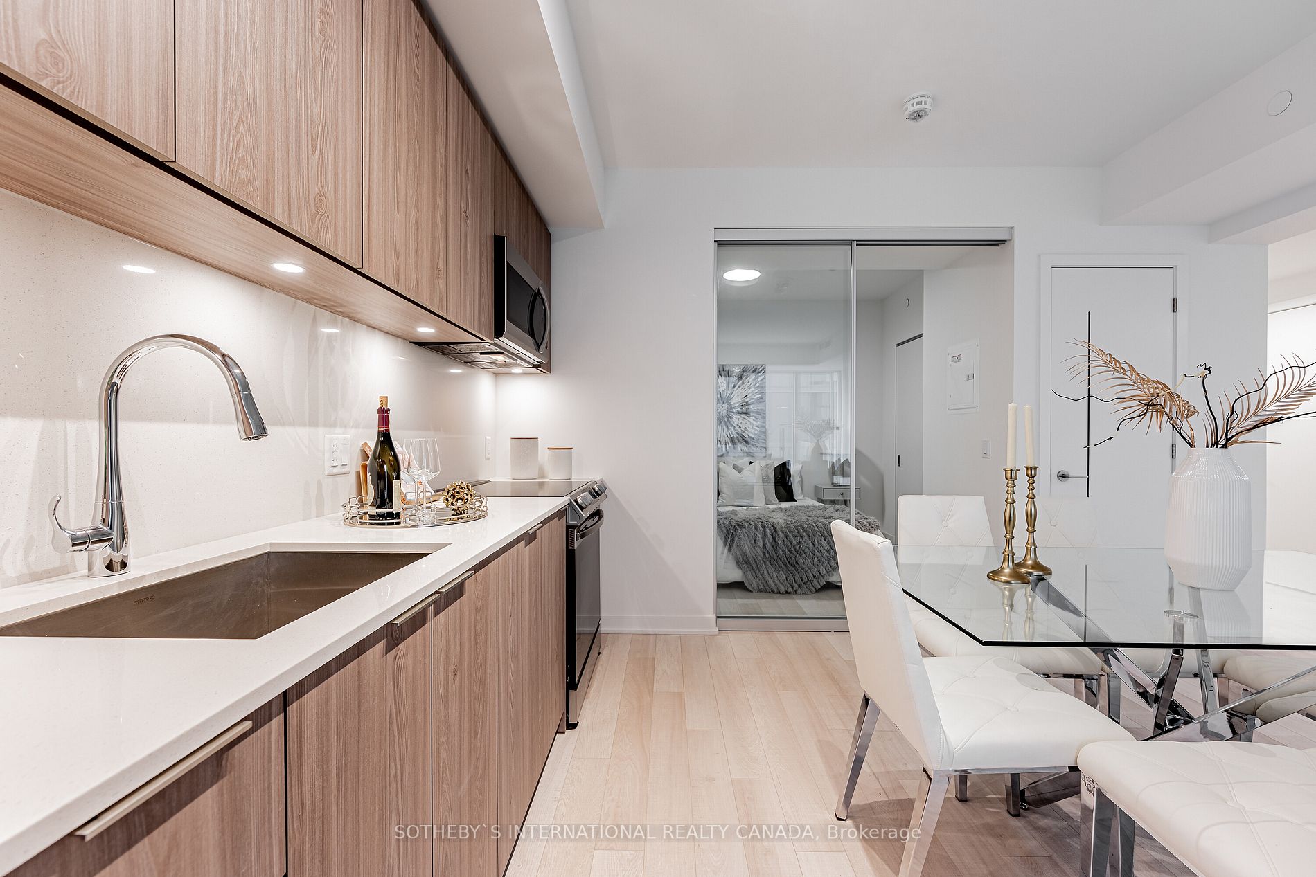 357 King St W, #1409