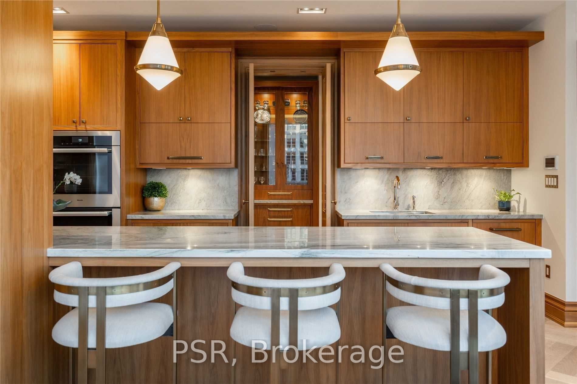 36 Hazelton Ave, #5B
