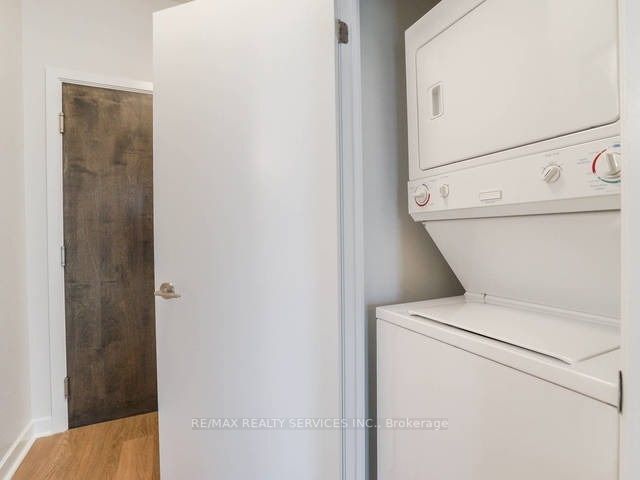 33 Bay St, #506