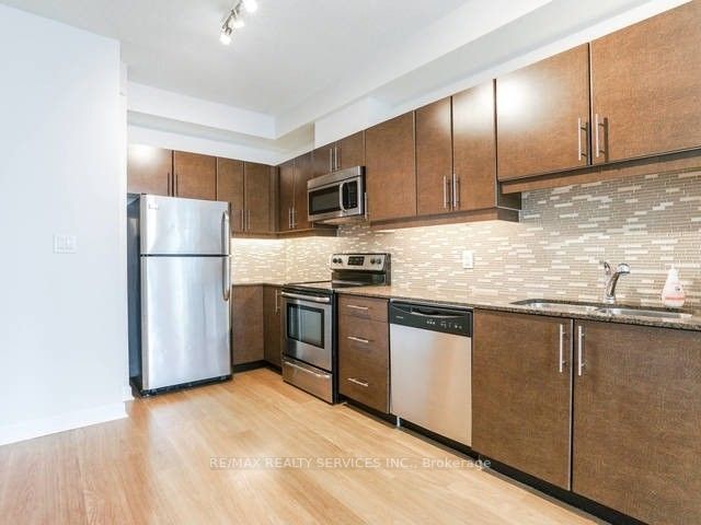33 Bay St, #506