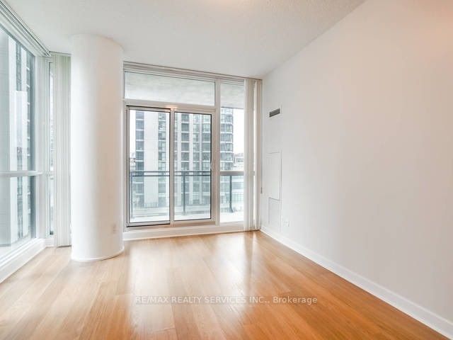 33 Bay St, #506