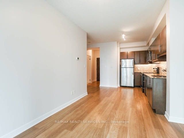 33 Bay St, #506