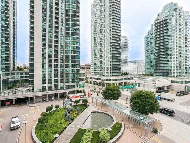 33 Bay St, #506