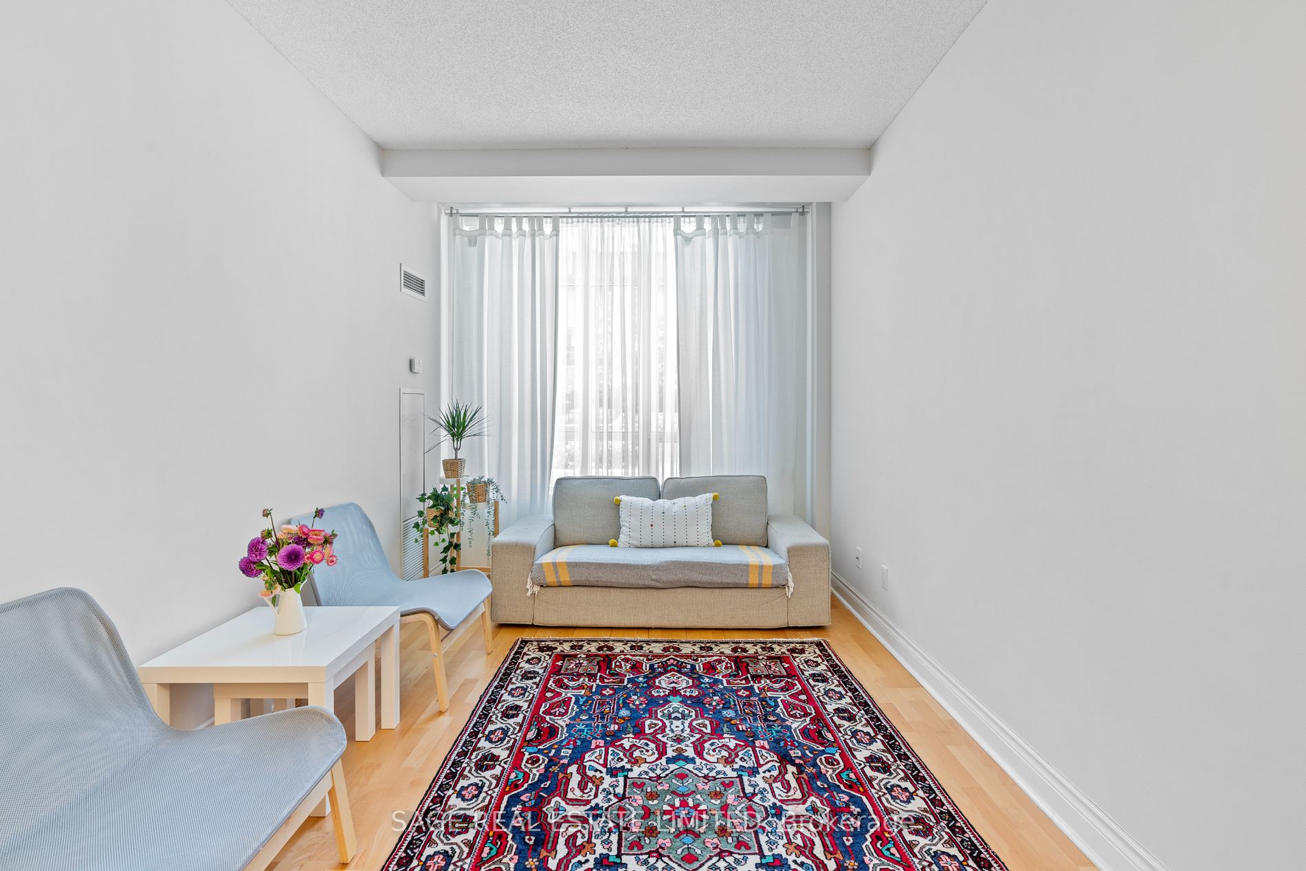 1 Clairtrell Rd, #101