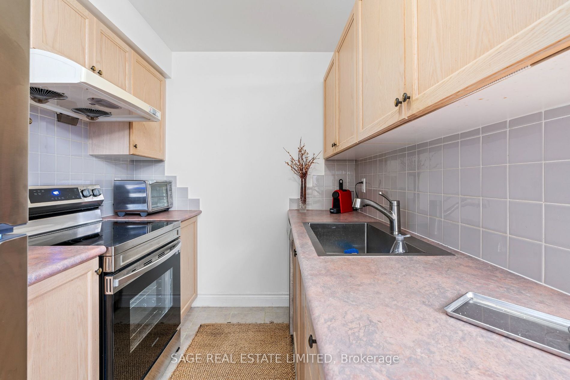 1 Clairtrell Rd, #101