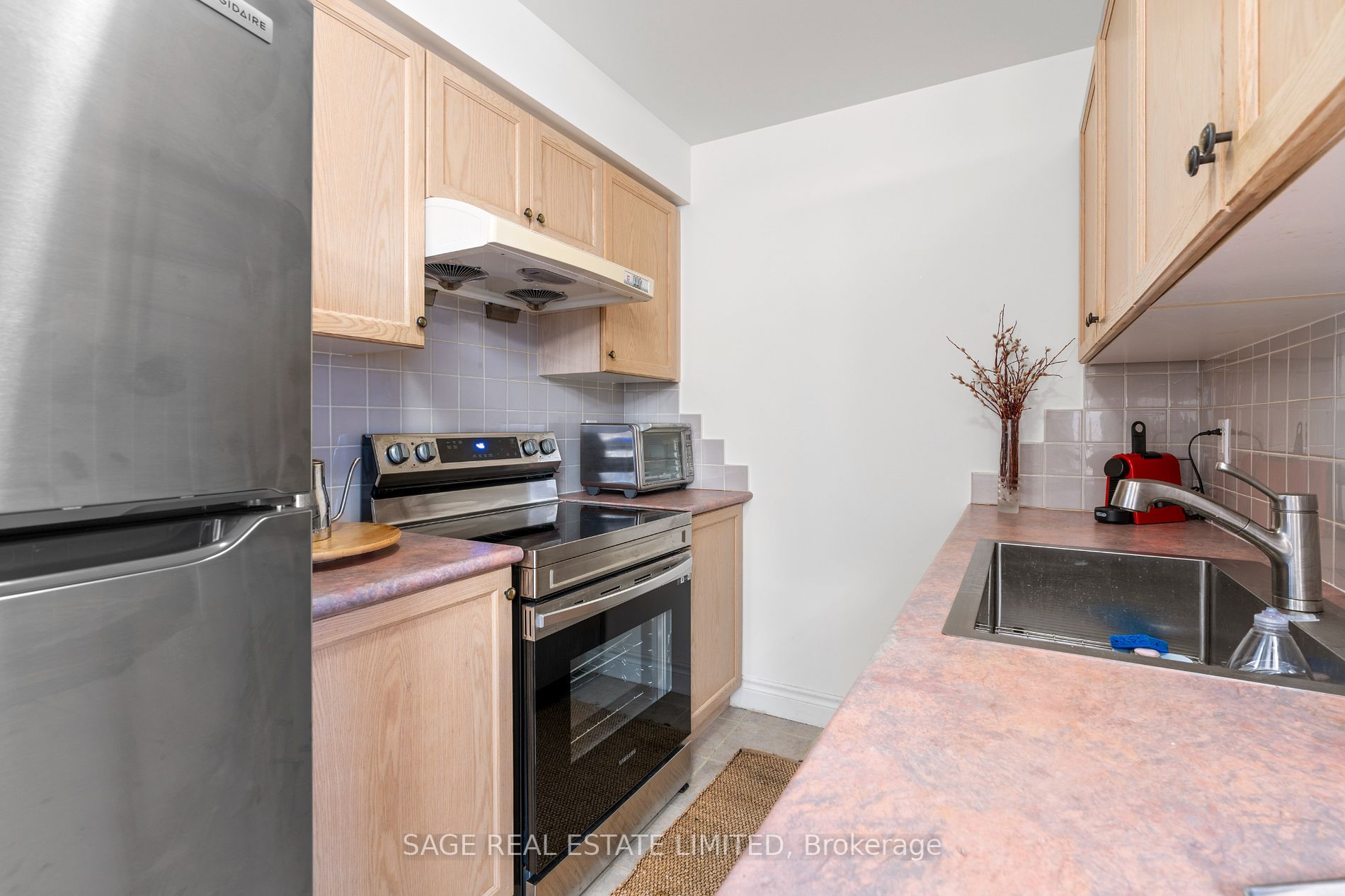 1 Clairtrell Rd, #101