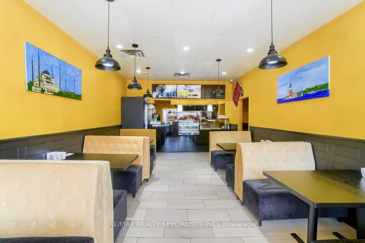 3421 Yonge St