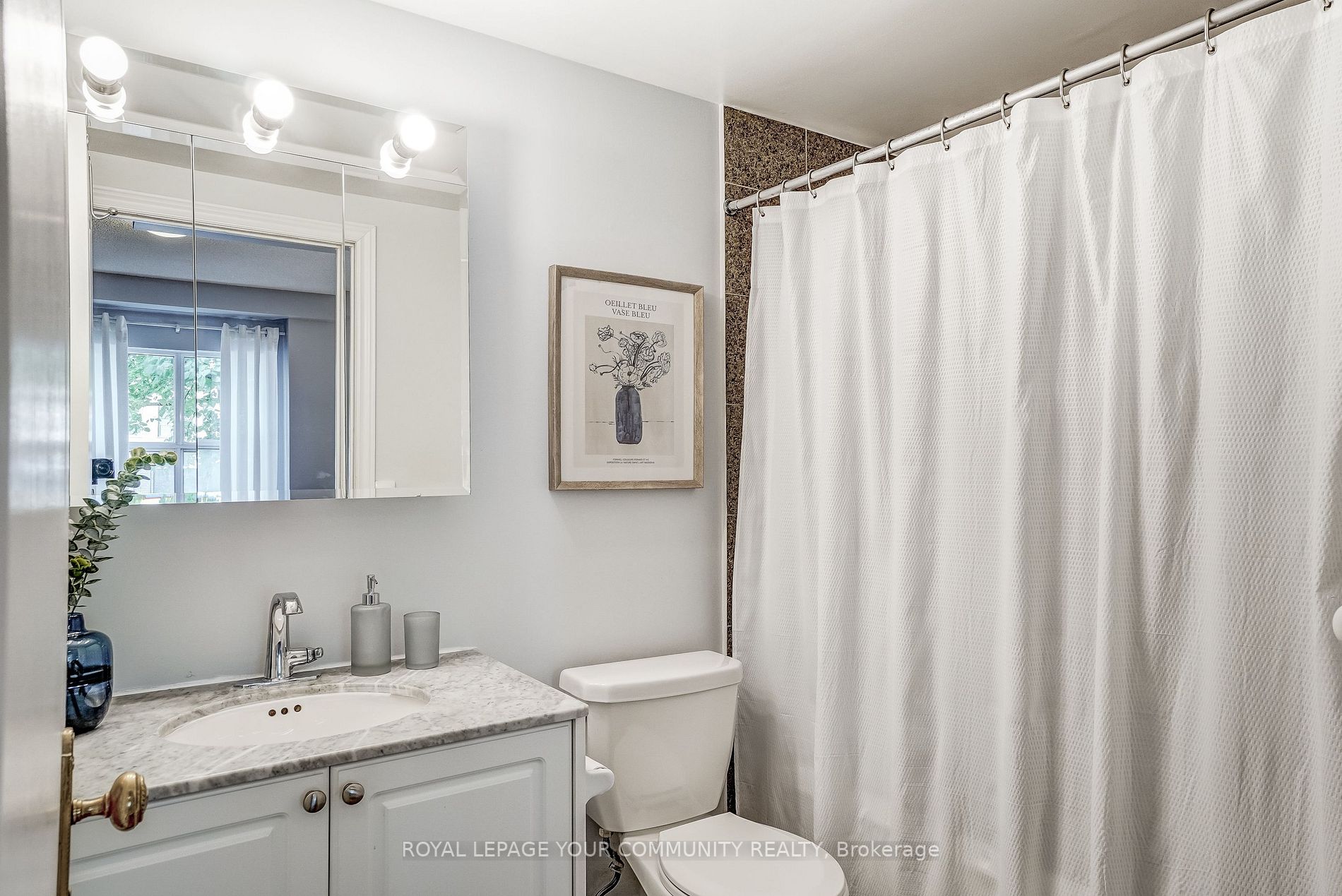 800 Spadina Rd, #101